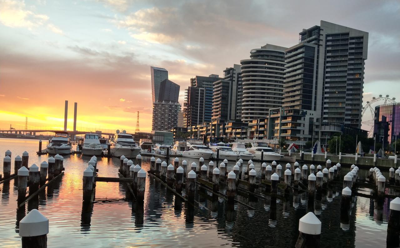 Harbour Escape Apartments Docklands Melbourne Exterior photo